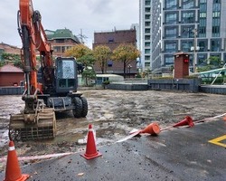 종로구 석탄회관 포장공사 중 해체공사