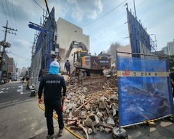 강남구 신사동645 신축공사 중 해체공사